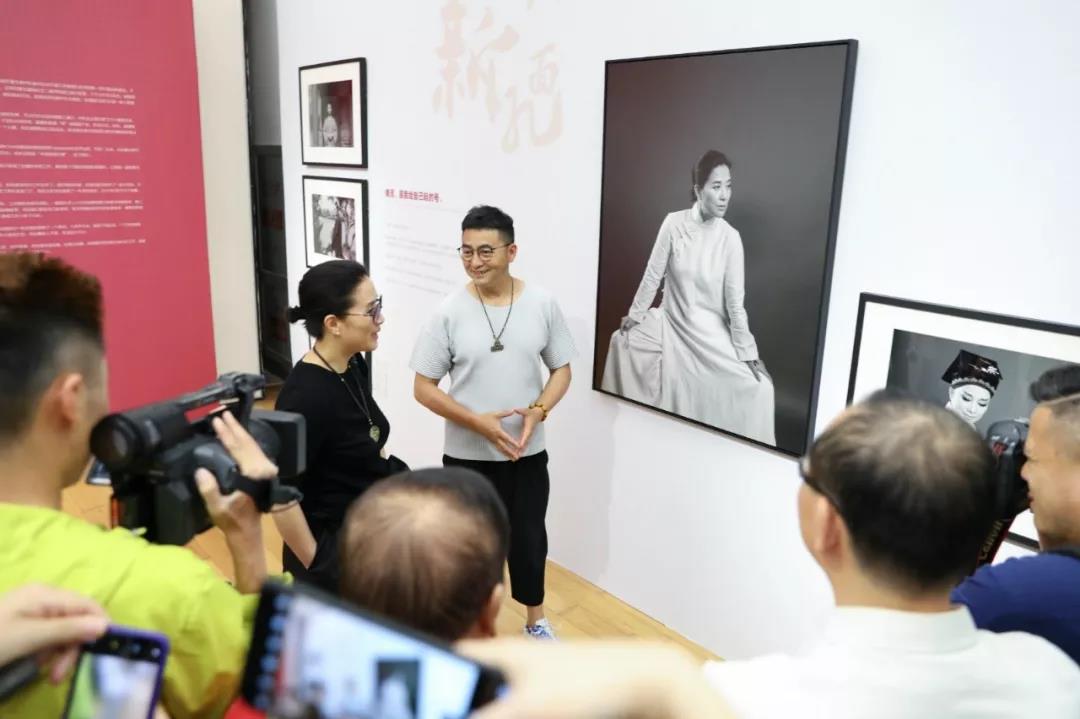 时隔一载，，优美再续，，mg冰球突破地产&amp;amp;amp;肖全杭州新面目摄影展温情启幕